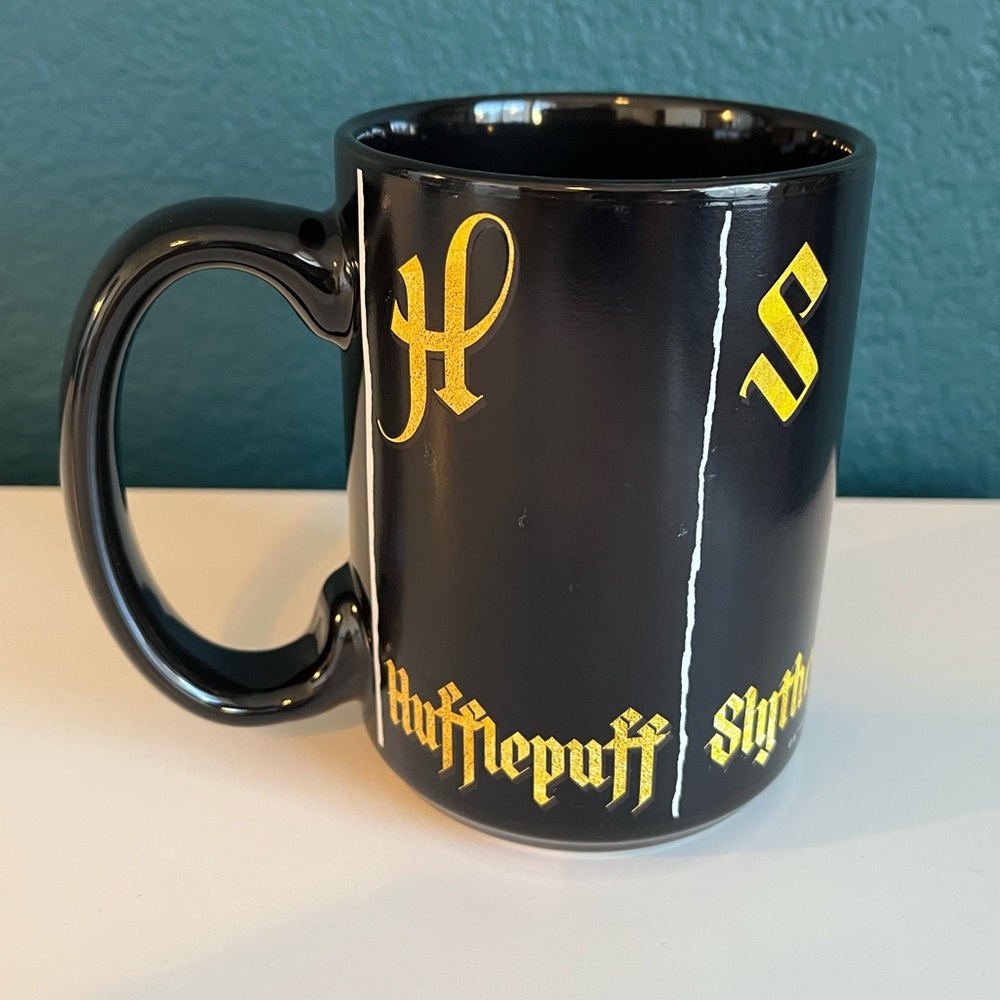 Zak! Harry Potter Hogwarts Houses Slytherin Hufflepuff Color Changing Mug